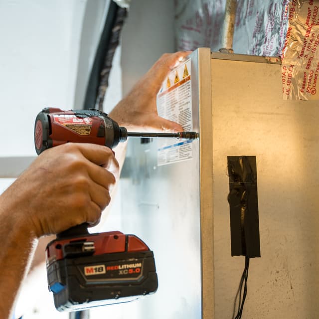 AC repair and installation work in Hollywood, FL